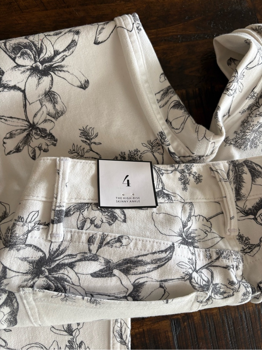 White House Black Market White and Black Floral Print Jeans, Size 4 - Picture 3 of 5